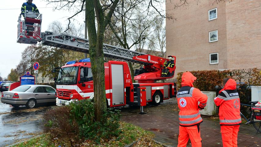 Alarm in Erlanger Hochhaus: Feuerwehr rückt mit Großaufgebot an