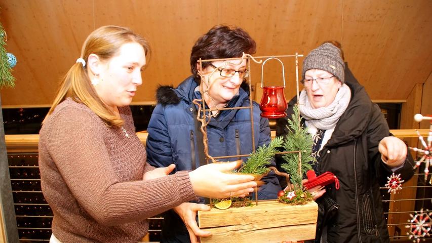 Ob Christbaumschmuck oder Geschenkidee, in Muhr am See konnten sich die Besucher schon mal auf Weihnachten einstimmen.