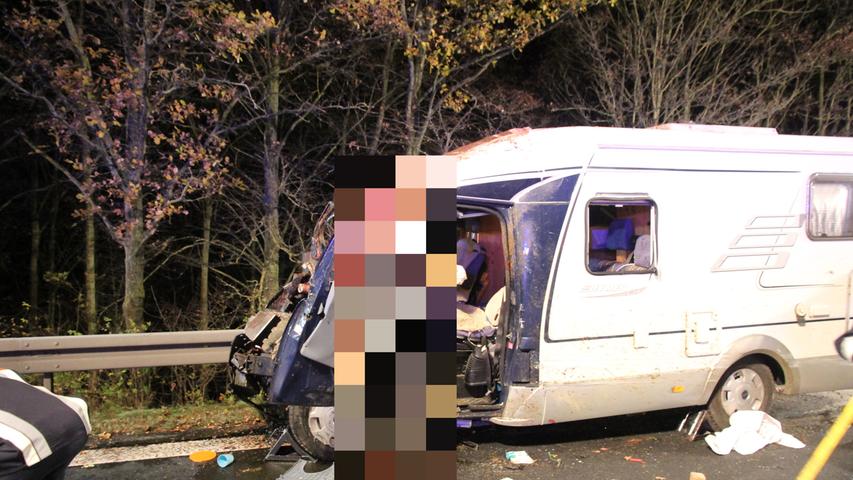Albtraum-Unfall auf der A7: Wohnmobil überfährt zwei Pferde