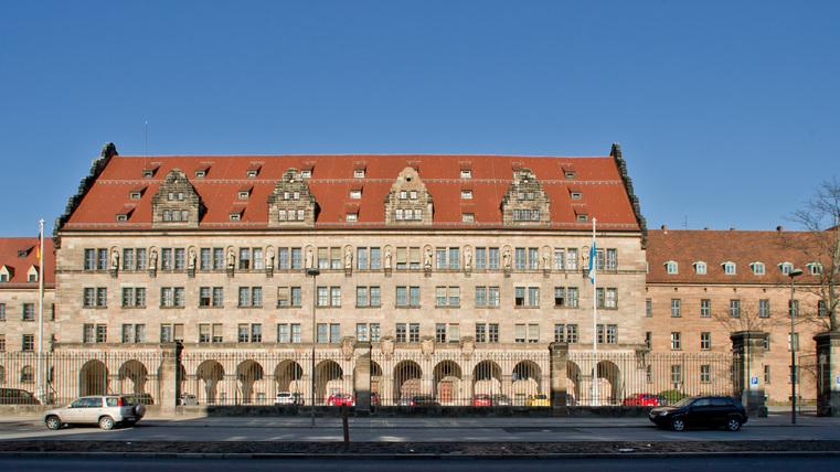 Herzogenaurachs Kämmerer war vor dem Landgericht Nürnberg-Fürth angeklagt. Nun fiel das Urteil. Herzogenaurachs Kämmerer war vor dem Landgericht Nürnberg-Fürth angeklagt. Nun fiel das Urteil.