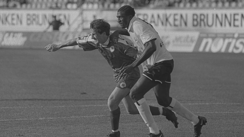 Geboren am 7. März 1972 in Ungarn, flieht Radoki im Alter von sechs Jahren mit einem Touristenvisum nach Biberach, kickt beim FC Augsburg und beim TSV Vestenbergsgreuth, der sich mit dem Kleeblatt 1995 zusammenschliesst.