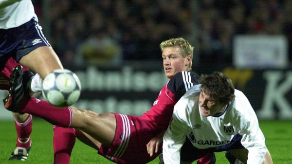 Von den Spatzen zieht es den zweikampfstarken Ungar nach Oberhausen, Augsburg, Lechhausen und zum TSV Rain/Lech, wo er auch als Spielertrainer aktiv war. Der Anfang seiner Trainerlaufbahn, ...
