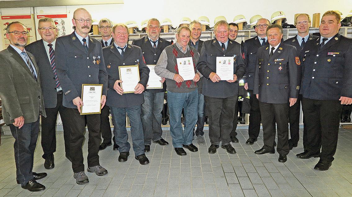 Prüfung und Versammlung bei der Wettelsheimer Wehr