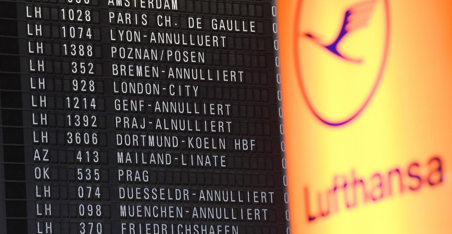 Fast 900 Flüge fallen am Mittwoch bei der Lufthansa aus.