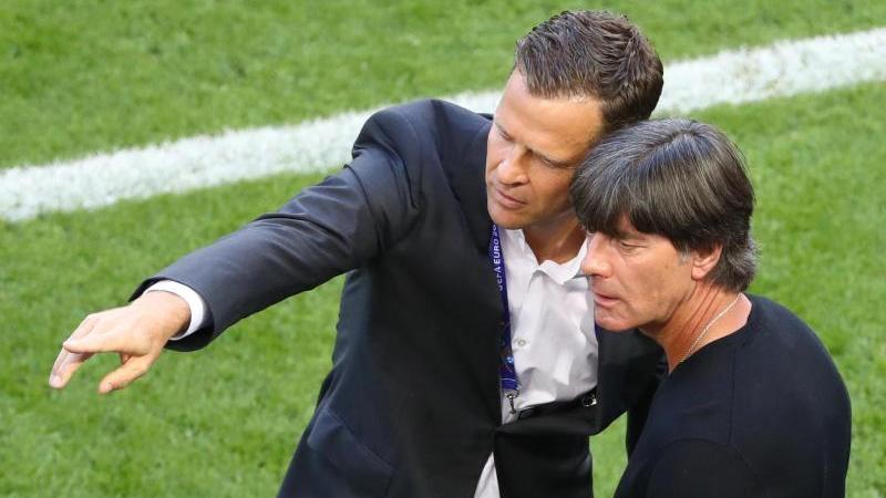 Sind zuversichtlich, was die Zukunft der deutschen Nationalmannschaft angeht: Oliver Bierhoff und Joachim Löw.