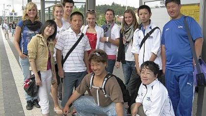 Asiatischer Blick aufs Dirndl Asiatischer Blick aufs Dirndl