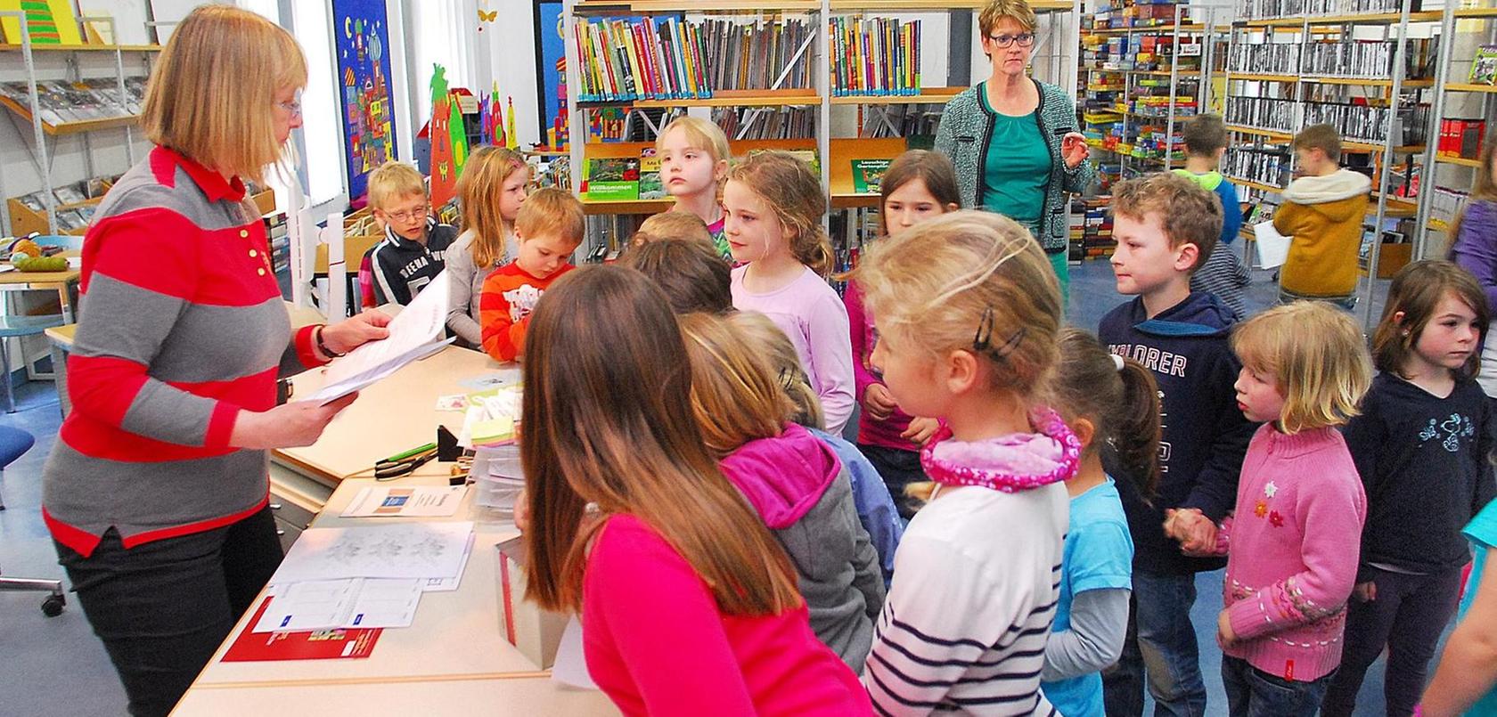 Neunkirchen:  Pfarrei gerät zum Büchereimuffel