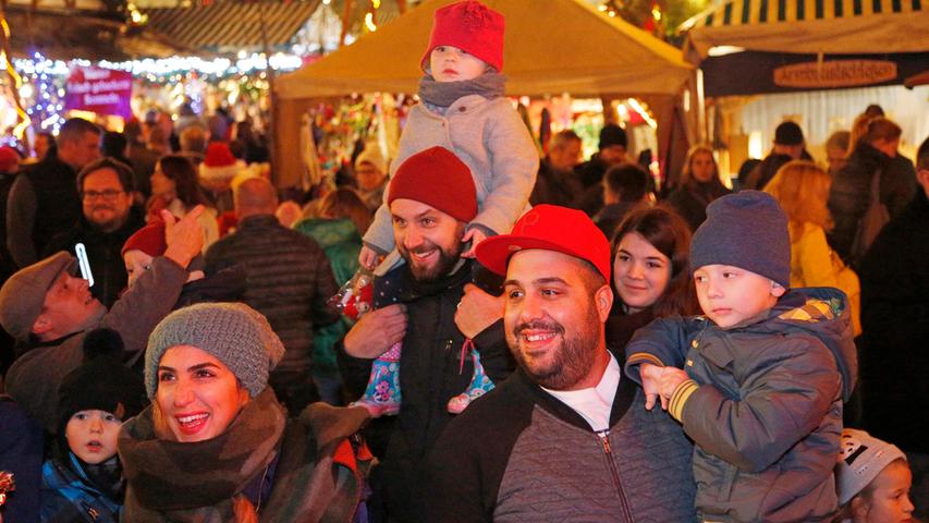 Warten auf das Christkind: Eröffnung des Fürther Weihnachtsmarkts
