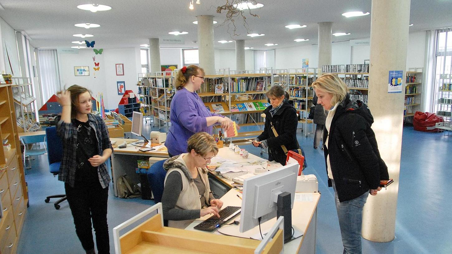 Neunkirchen: Kirche steigt aus Bücherei aus