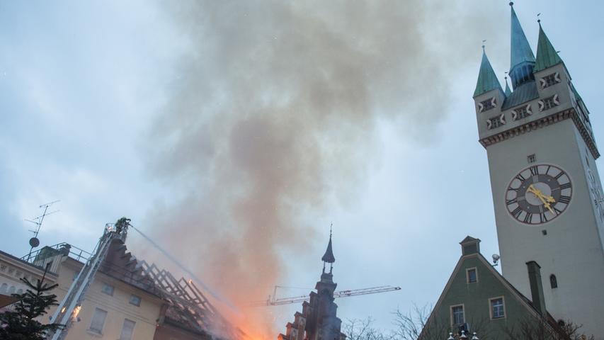 Rauch über Straubing: Rathaus stand in Flammen