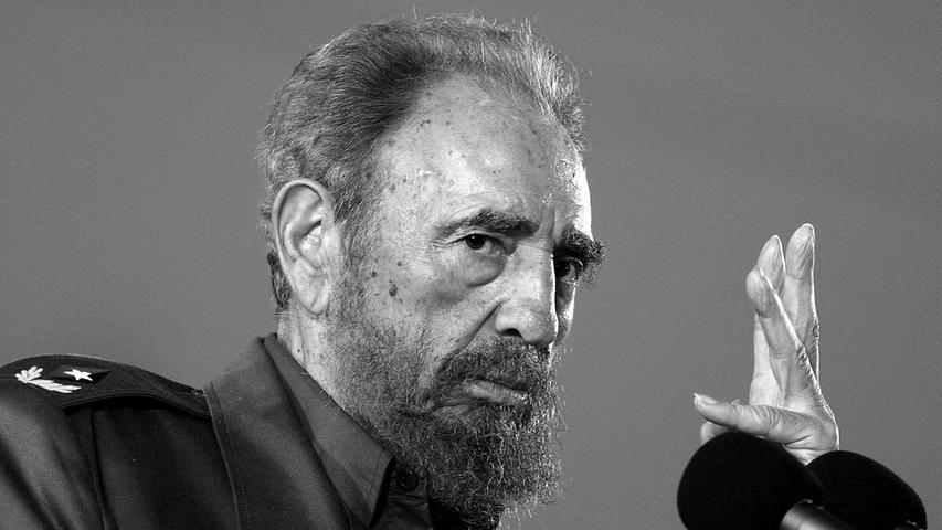 Mehr als 47 Jahre lang regierte Fidel Castro Kuba und trotzte in der Zeit zehn US-Präsidenten. Auch nach seinem krankheitsbedingten Rückzug 2006 bestimmte er als graue Eminenz im Hintergrund die Geschicke der sozialistischen Karibikinsel mit. Am 25. November ist der frühere Staats- und Parteichef im Alter von 90 Jahren gestorben.