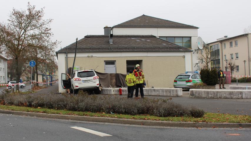 Hyundai-Fahrer verliert Kontrolle: vier Verletzte, zwei Tote