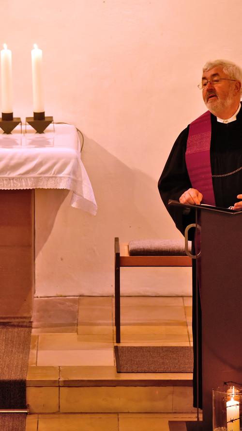 Pfarrer Peter Loos eröffnete den Festgottesdienst in der Christuskirche.