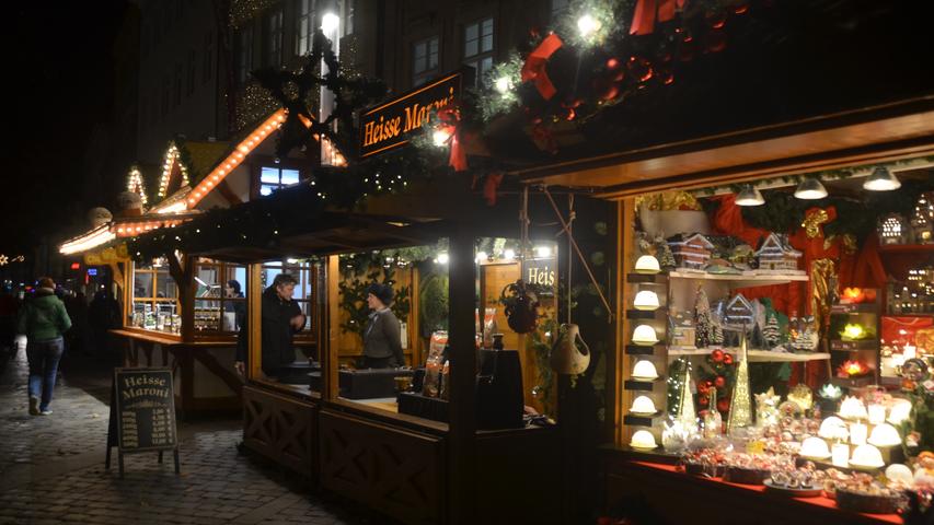 Am Donnerstag, 24.11.2016, öffnete auch der Bamberger Weihnachtsmarkt auf dem Maxplatz seine Pforten.