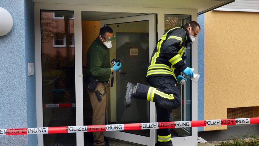Rotes Pulver sorgt offenbar für ätzende Dämpfe in Erlangen