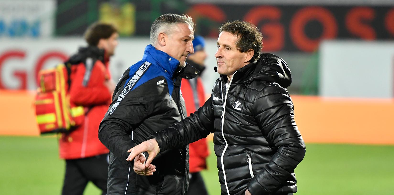 Gegen Bielefeld wollte Fürth-Trainer Janos Radoki (rechts) vor allem die Defensive stärker machen - mit Erfolg.