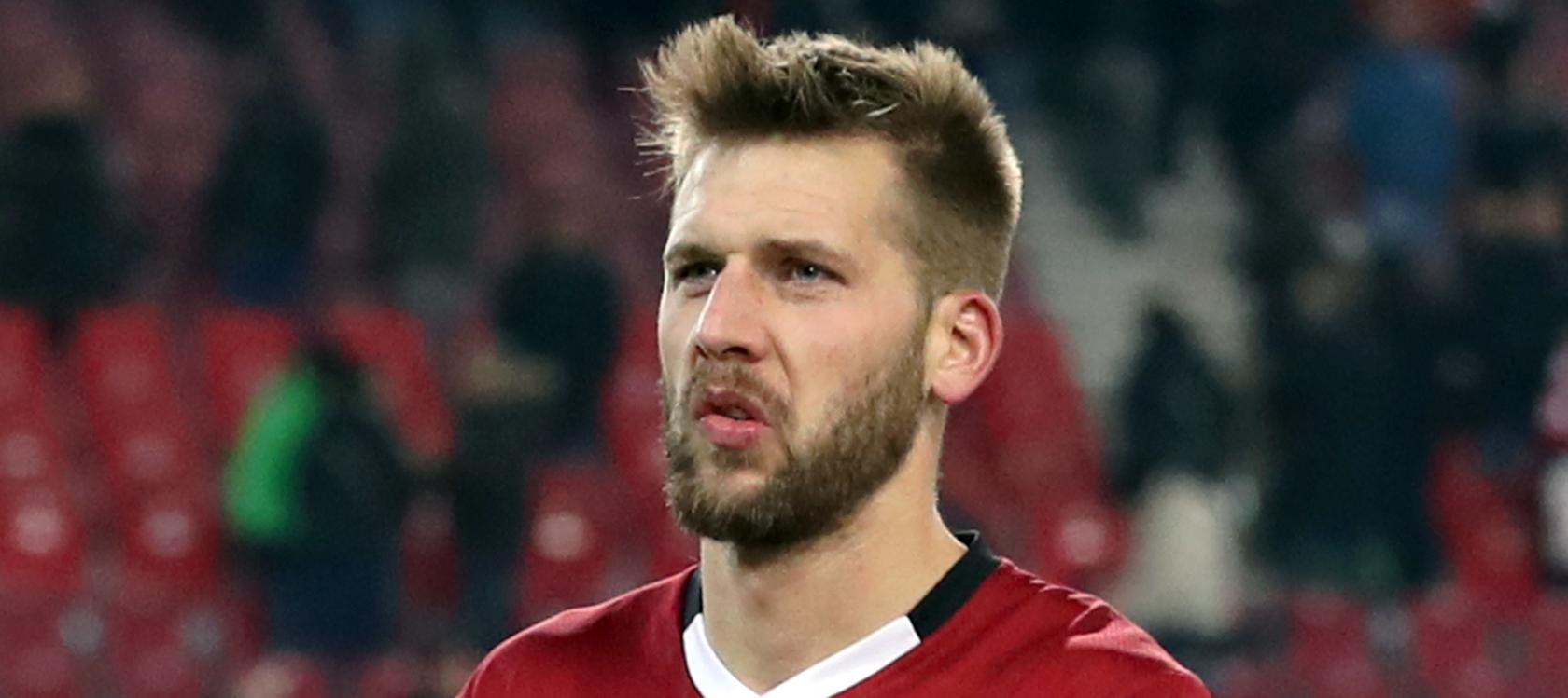 Gewurmt hat die Auswärtsniederlage in Stuttgart Guido Burgstaller sicherlich schon. Ehrlich blieb Nürnbergs Toptorschütze aber eben auch nach der Partie. Gewurmt hat die Auswärtsniederlage in Stuttgart Guido Burgstaller sicherlich schon. Ehrlich blieb Nürnbergs Toptorschütze aber eben auch nach der Partie.