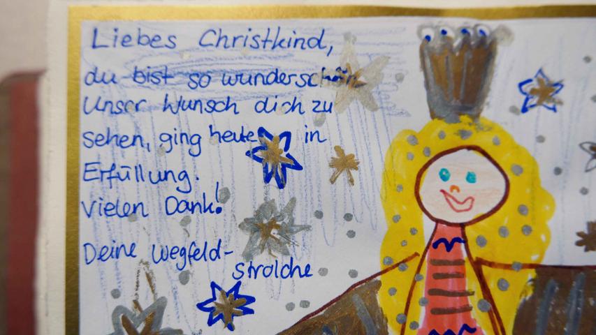 Markt Erlbacher Kinder begrüßen das Nürnberger Christkind