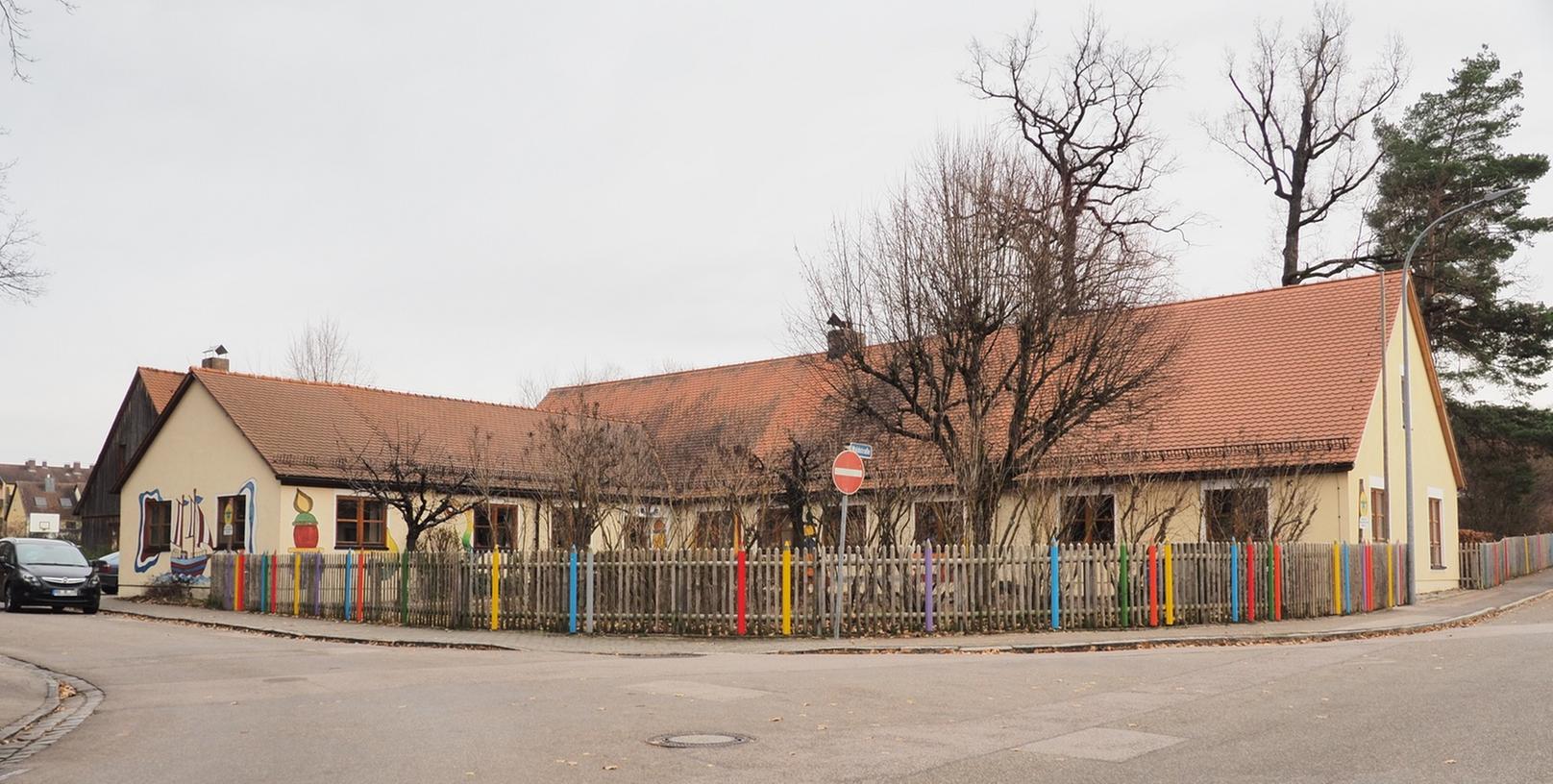 Weil der alte Kindergarten am Föhrenweg zu klein ist, soll nun auf demselben Grundstück ein Neubau entstehen.