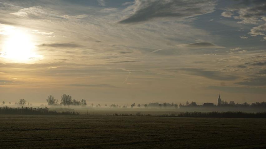 Die Wintersonne hüllt die Gegend um Aha Ende November in leichten Nebel. Sie haben auch ein schönes Foto für uns? Schicken Sie es uns.