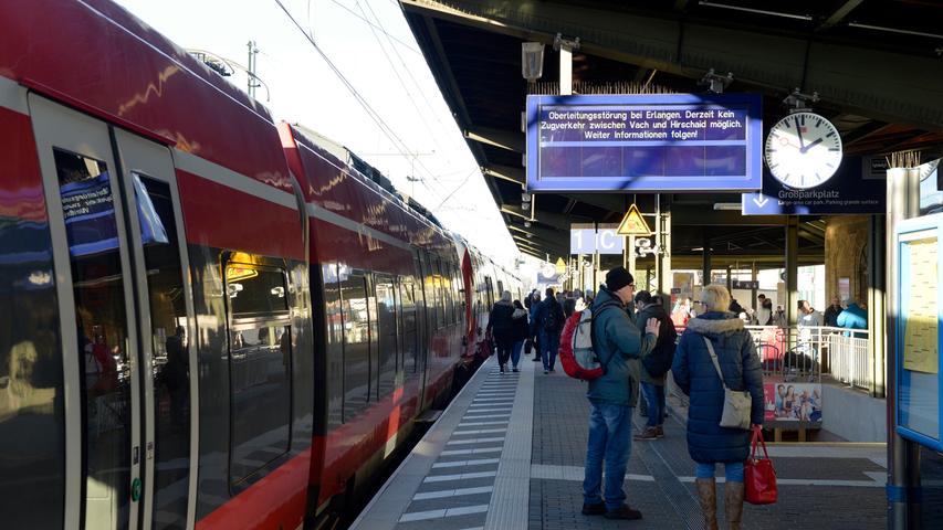 Nichts geht mehr: Oberleitungsschaden bei Erlangen stoppt Zugverkehr