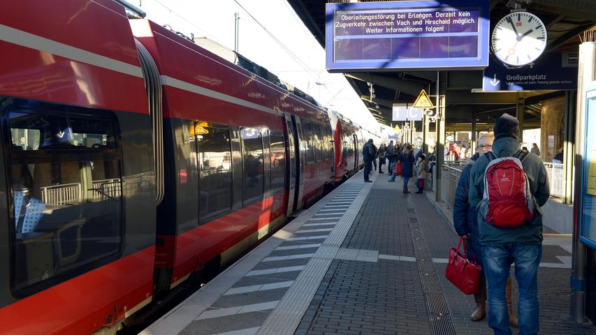 Nichts geht mehr: Oberleitungsschaden bei Erlangen stoppt Zugverkehr