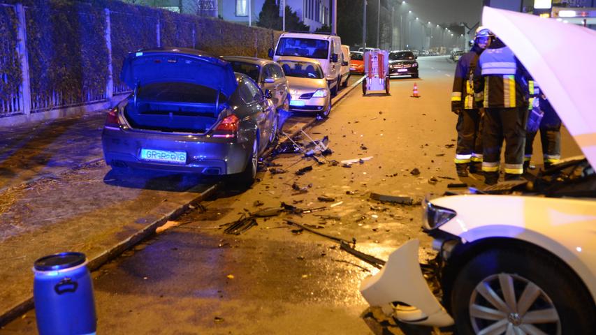 Totalschaden in Höfen: Fünf Autos in Unfall verwickelt 