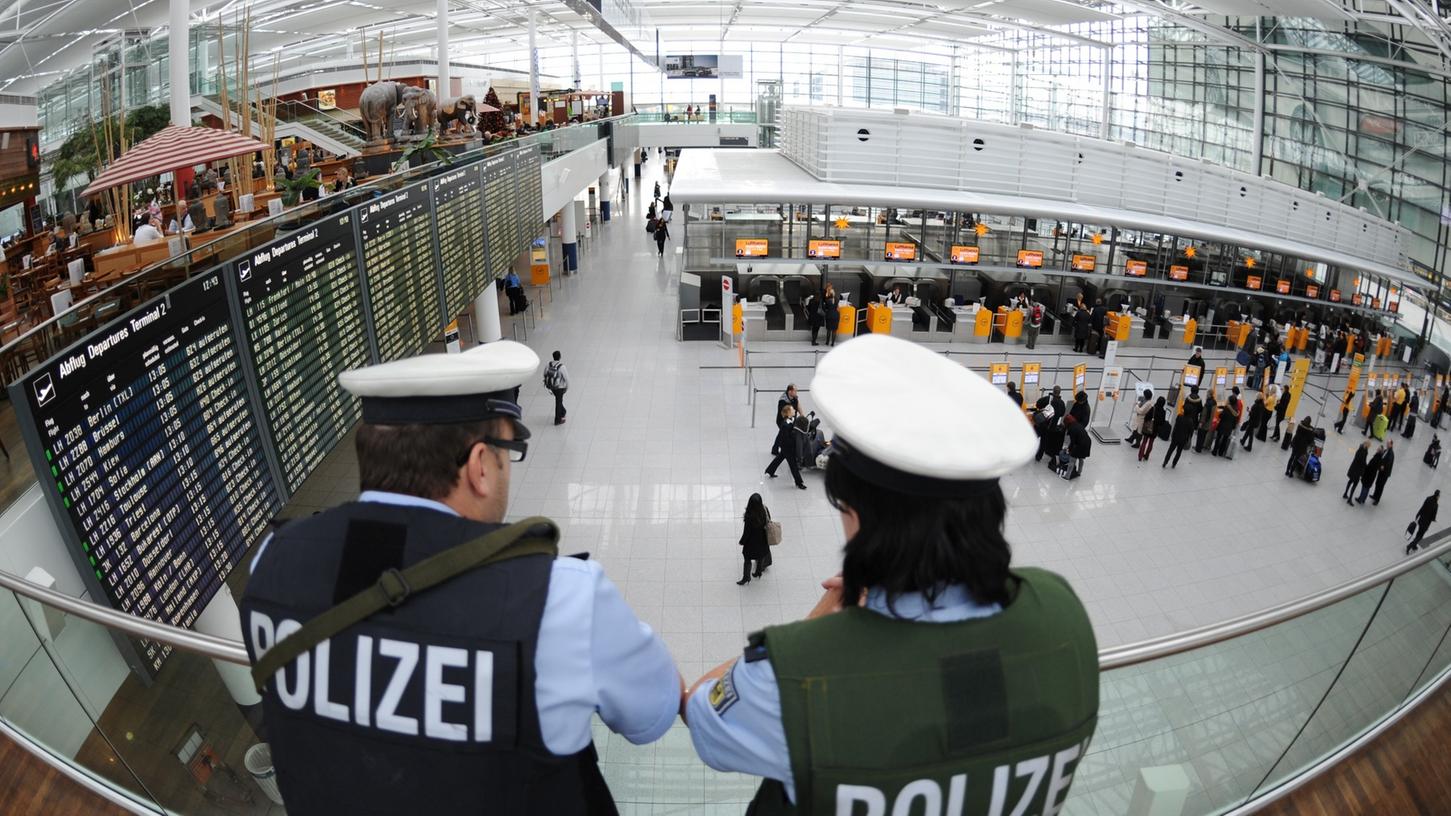 Endstation Münchner Flughafen: Die Bundespolizei stoppte eine Syrerin, die zum 14. Mal mit gefälschtem Pass nach Schweden reisen wollte.