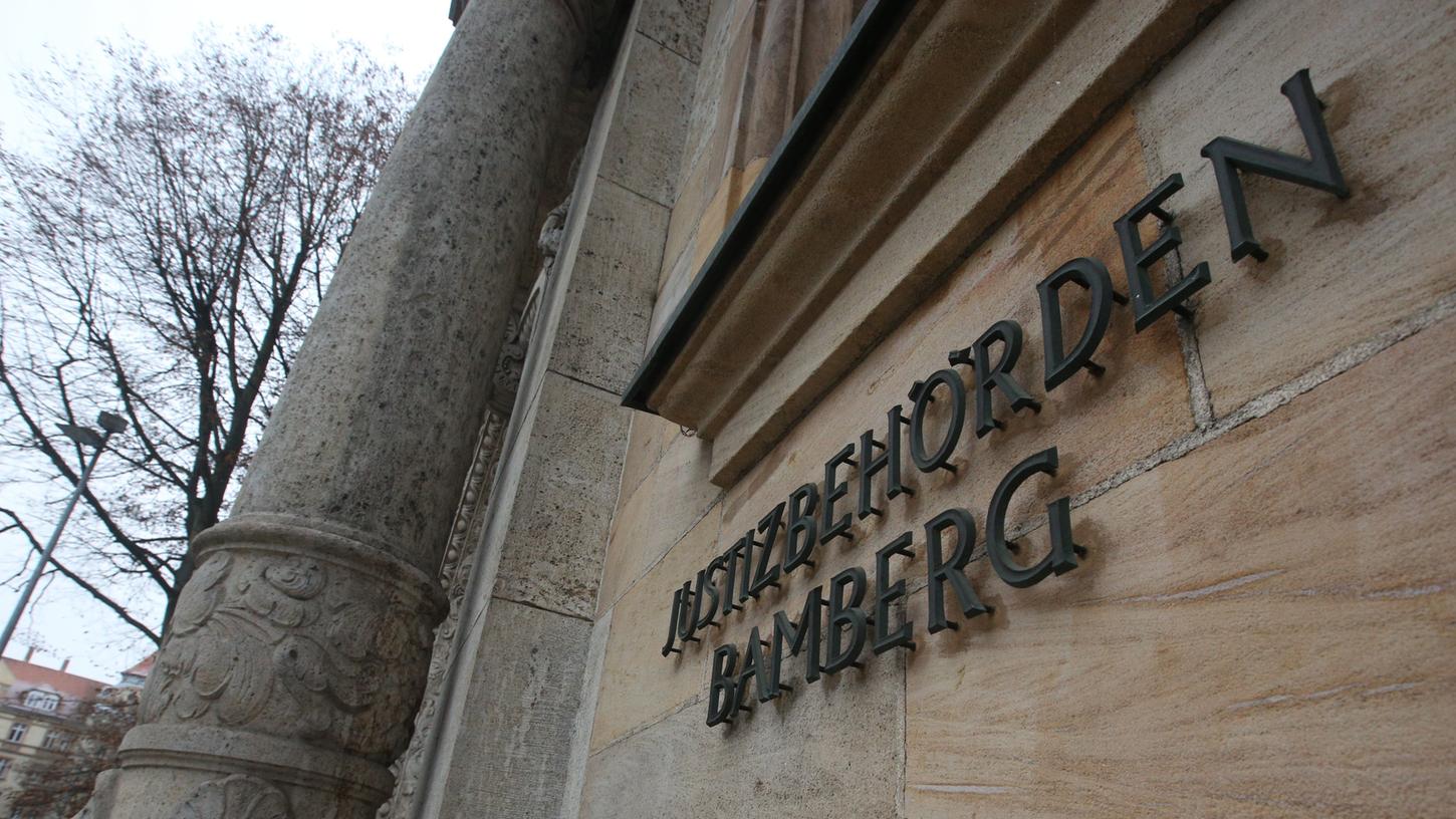 In Bamberg steht ein Mann vor Gericht, dem vorgeworfen wird, für eine versuchte Vergewaltigung in Schwabach im Jahr 2015 verantwortlich zu sein.