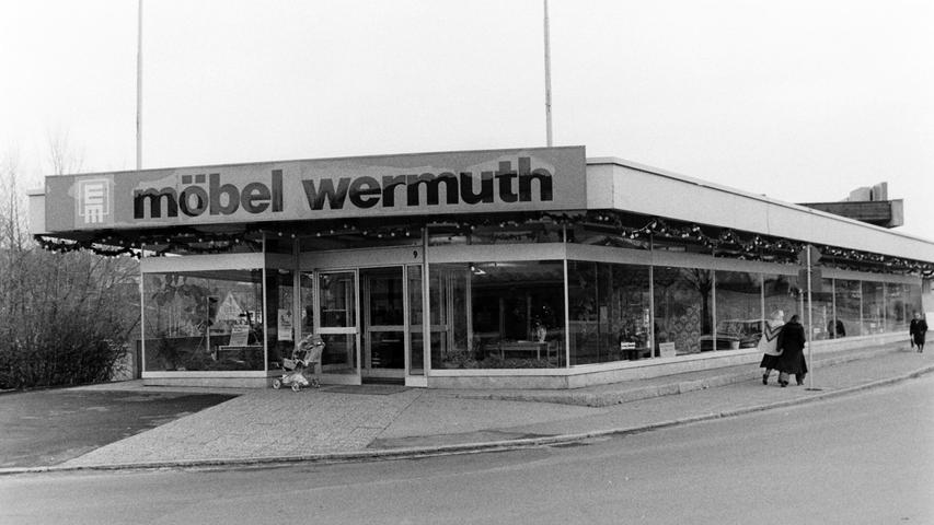Im einstigen Möbelgeschäft Wermuth in der Schloßstraße betreibt einer der größten Wollhändler Europas heute ein Lager.