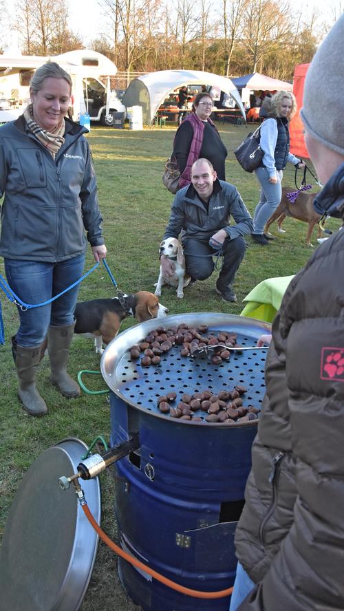 Festliches für Vierbeiner: Hundeweihnachtsmarkt in Burgfarrnbach