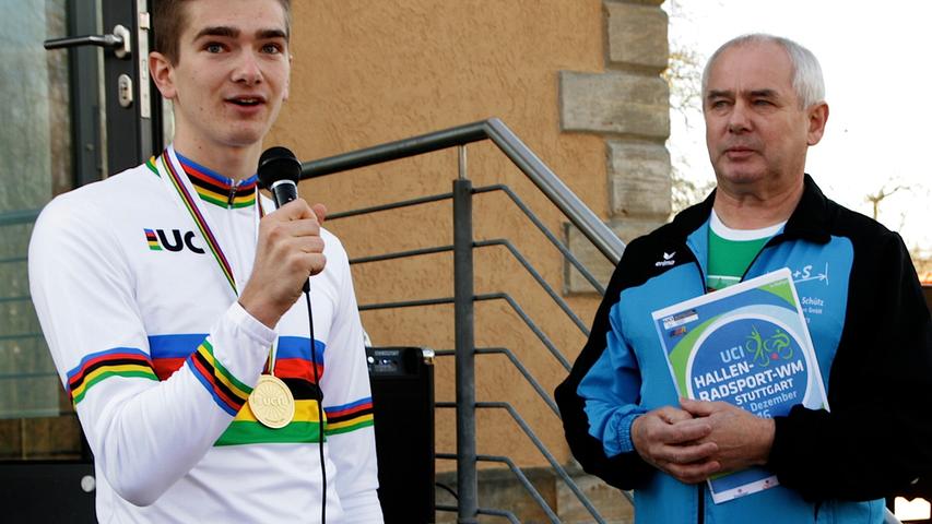 Weltmeister Lukas Kohl wird in Kirchehrenbach gebührend empfangen