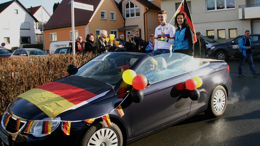 Weltmeister Lukas Kohl wird in Kirchehrenbach gebührend empfangen