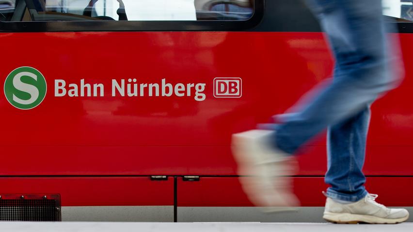 Ein wichtiges Jahr: 2010 werden zahlreiche S-Bahn-Linien neu in das Netz aufgenommen – nach Ansbach, Neumarkt und Bamberg, die Strecke nach Lauf wird bis Hartmannshof verlängert. Das S-Bahn-Netz wächst mit einem Schlag von 67 auf 224 Kilometer.