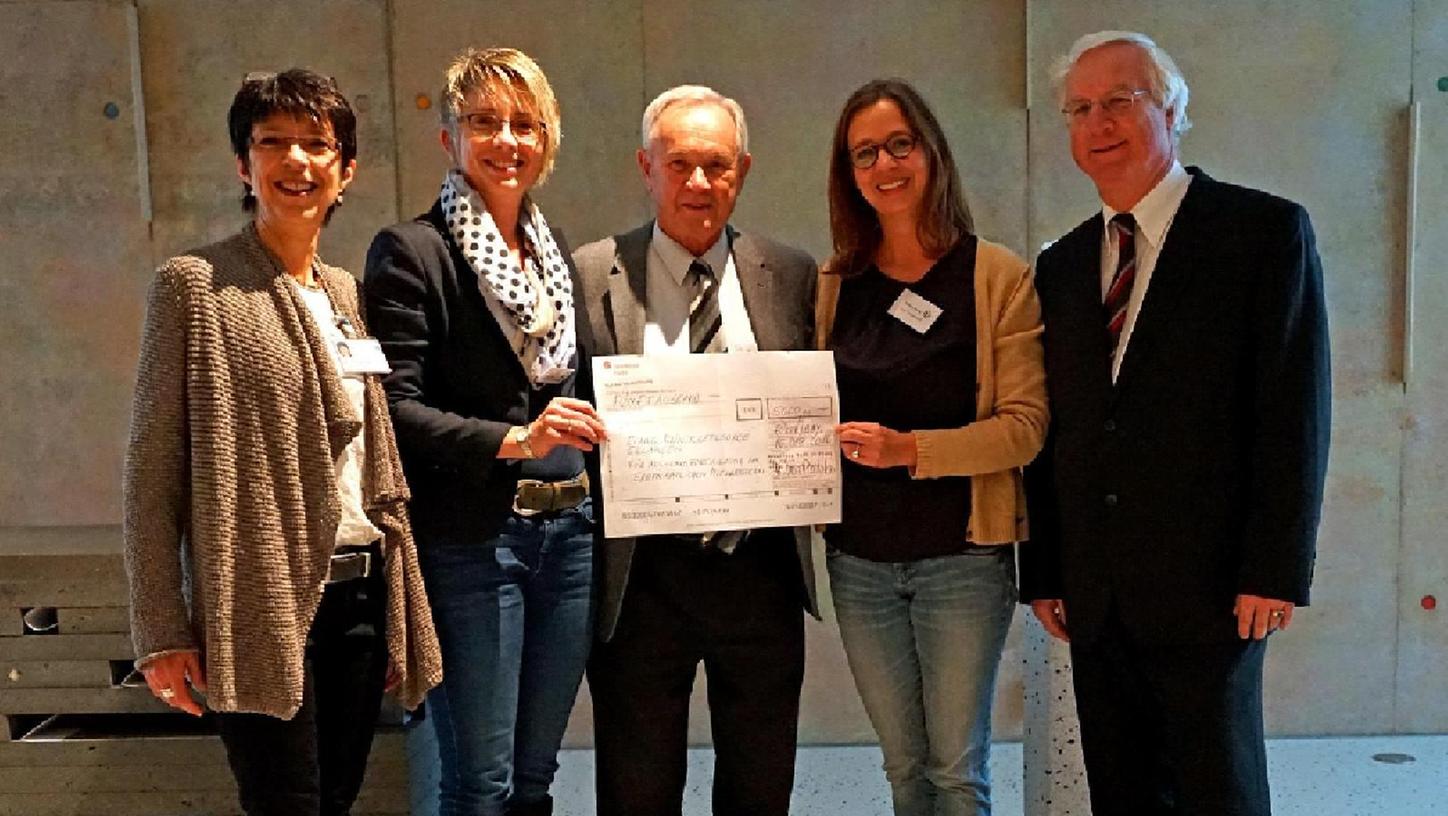 5000 Euro für Klinikseelsorge in Erlangen