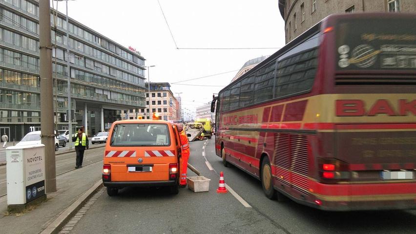 Ampel umgefahren: Unfall am Nürnberger Hauptbahnhof