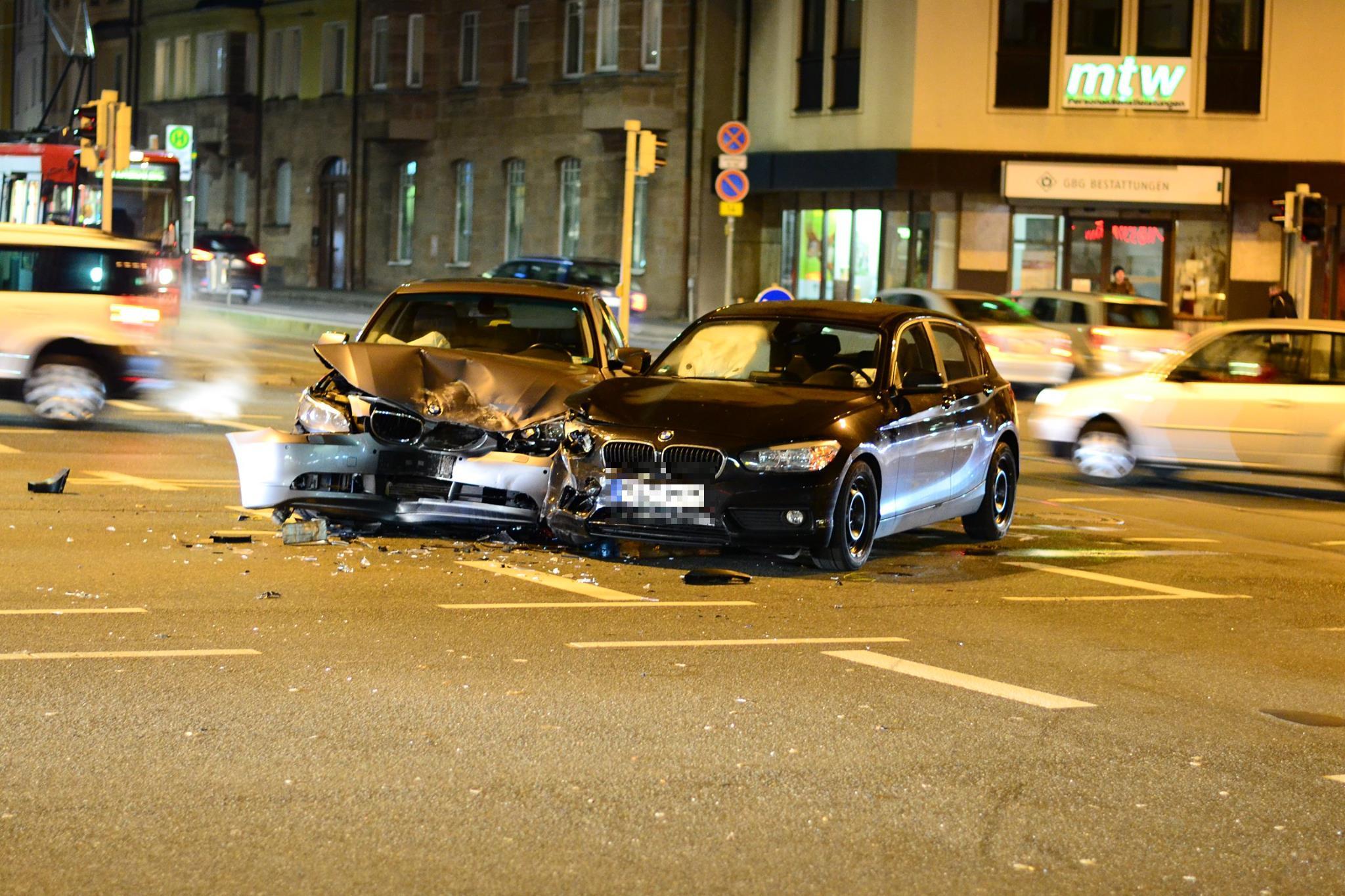 BMW Krachen Zusammen: Blechschaden Am Ostring - Schoppershof | Nordbayern