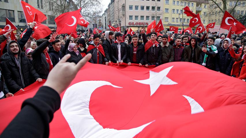 Gegen Terror in der Türkei: 3000 Menschen demonstrierten in Nürnberg 