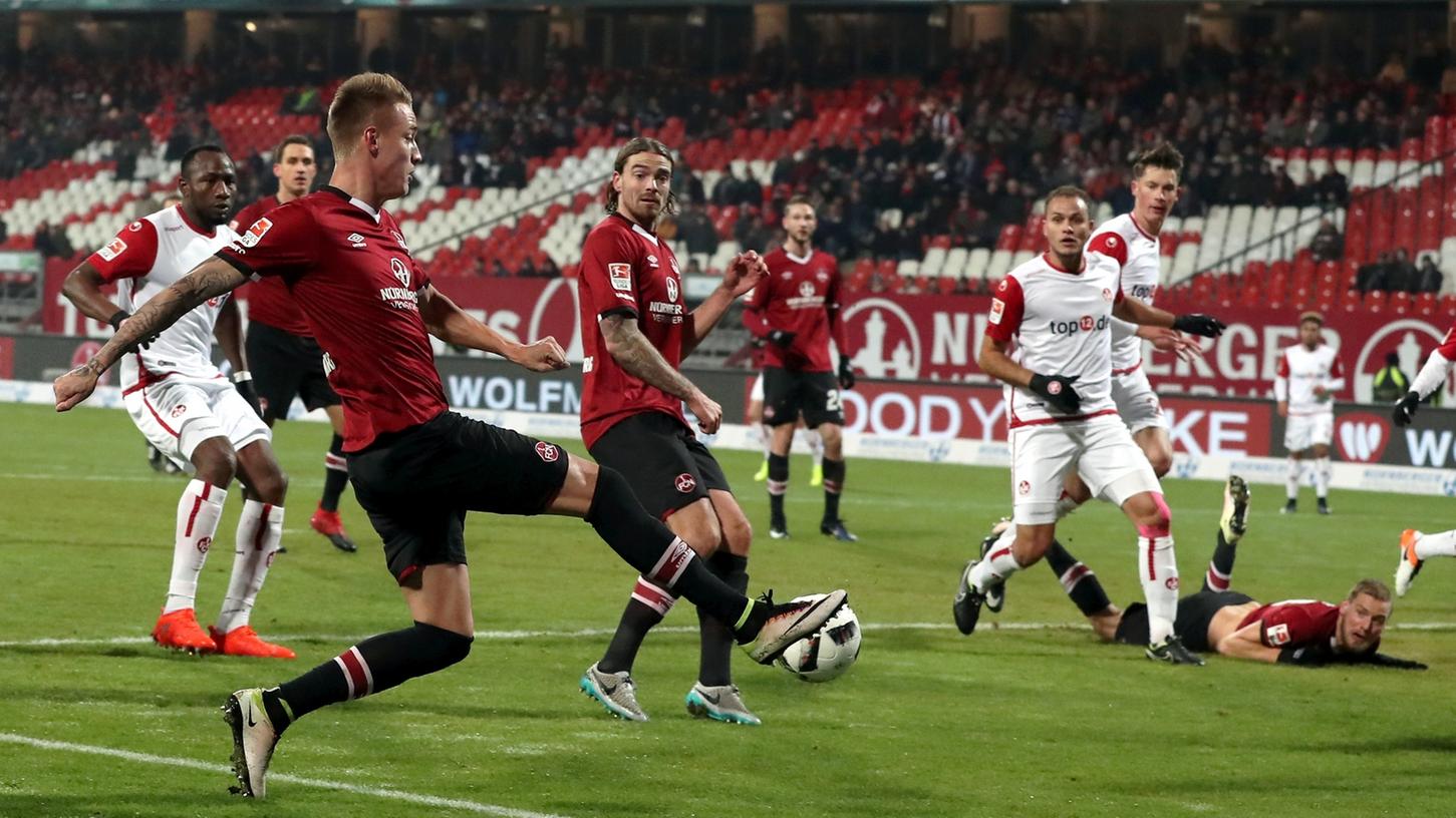 Ondrej Petrak und sein FCN könnten Kaiserslautern einen Zwangsaufenthalt in der Relegation bescheren.