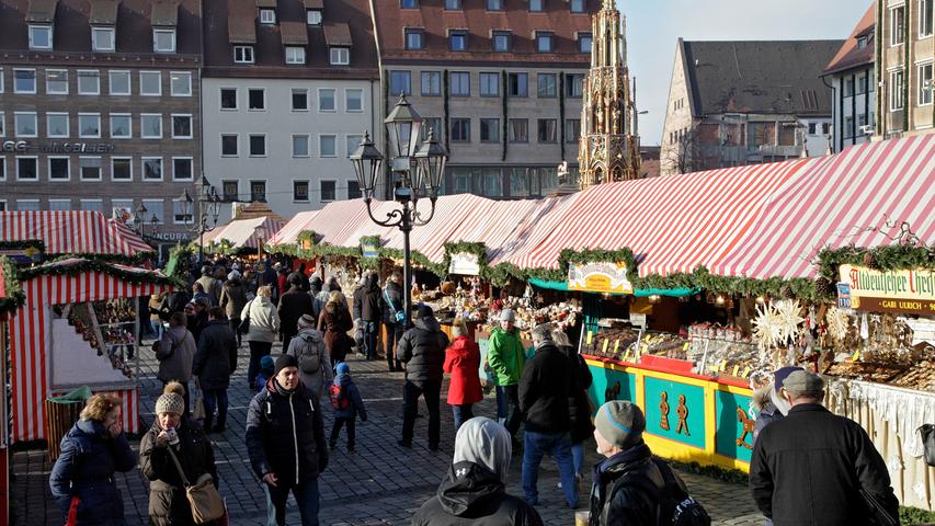 Wie die Stadt Nürnberg am Dienstag in einer Pressemitteilung bekannt gibt, werde die Polizei ihre Kontrollmaßnahmen in Nürnberg "punktuell verdichten". Es gebe laut Polizei jedoch keine konkreten Hinweise auf eine Gefährdung.