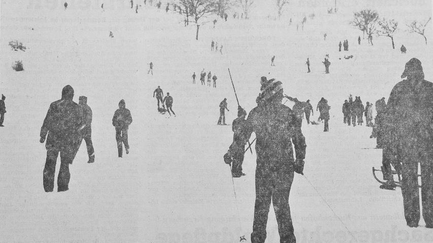 Winteridylle in den 1970er Jahren und Skilaufen mit Schlepplift am Walberla. 1977 gab es ein Abfahrtsrennen.