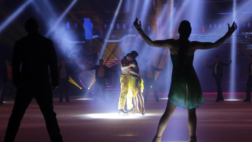 Romeo, Julia und Sylvie Meis: Holiday on Ice in der Frankenhalle