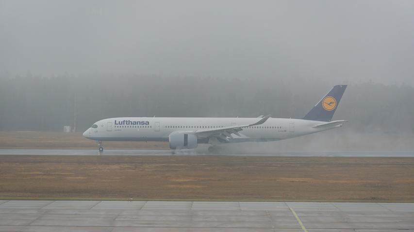 Landung im Nürnberger Nebel: A350-900 auf dem Dürer-Airport