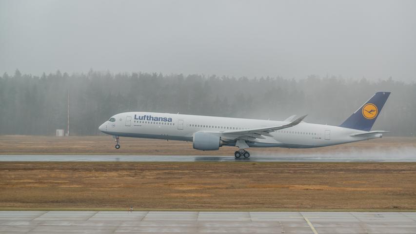 Landung im Nürnberger Nebel: A350-900 auf dem Dürer-Airport