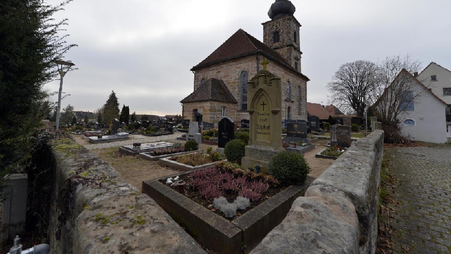 Uttenreuth: Grabsteine sollen künftig „fair“ sein