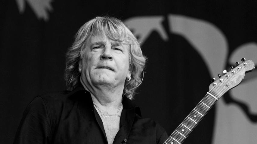 Der Status Quo Rhythmusgitarrist und Sänger Rick Parfitt starb an Heiligabend im Alter von 68 Jahren an den Folgen einer Schulteroperation.