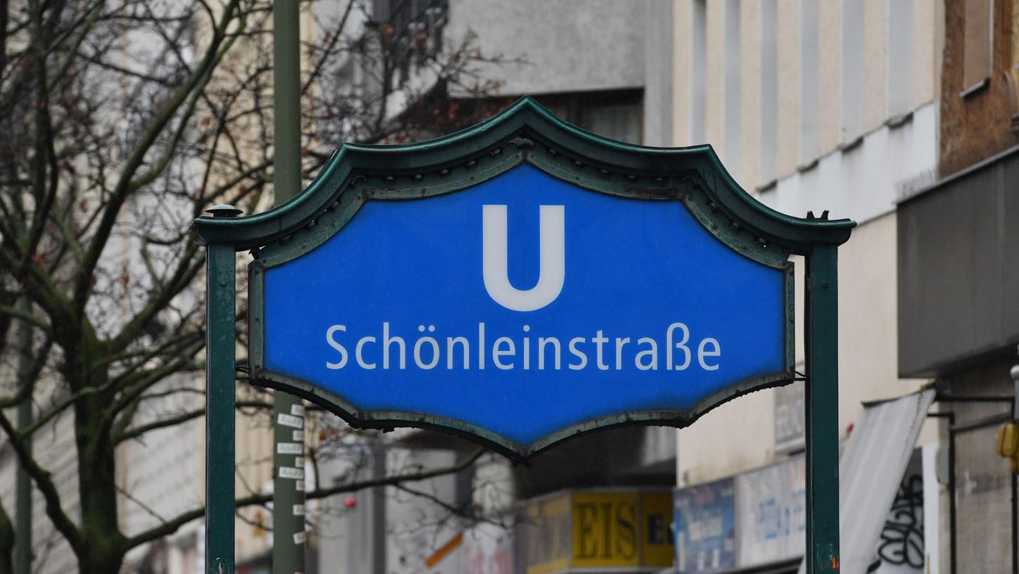 Am Berliner U-Bahnhof Schönleinstraße haben sieben Jugendliche  in der Nacht zum 25.12. versucht, einen Obdachlosen anzuzünden. Die Täter stellten sich nun der Polizei.