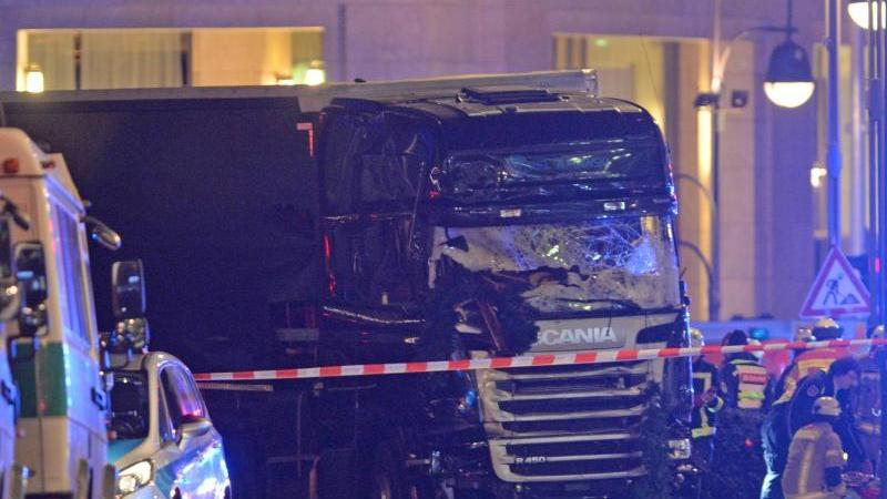 Nach dem Anschlag auf den Weihnachtsmarkt an der Berliner Gedächtniskirche mit 12 Toten ist nun ein mutmaßlicher Kontaktmann des Attentäters festgenommen worden.