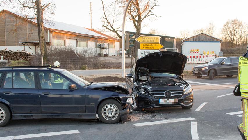 Drei Verletzte bei Unfall nahe Seukendorf