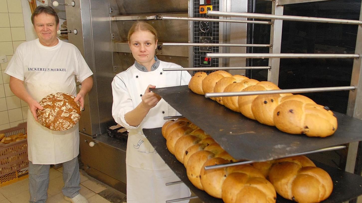 Der Ofen bei der Bäckerei Merkel ist noch nicht völlig aus